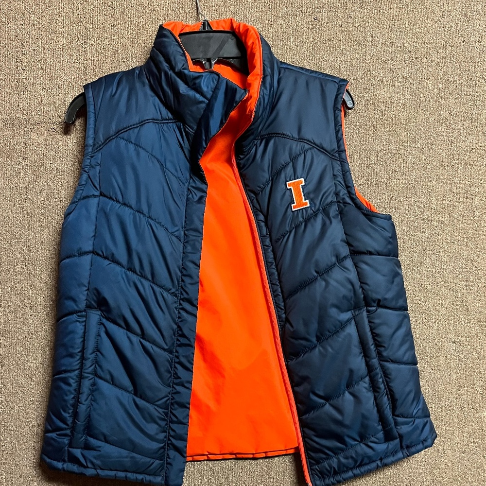 University of Illinois Columbia Vest. Woman's Small.  Illini
